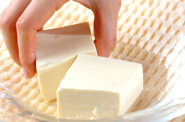 冷や奴サラダの作り方の手順1