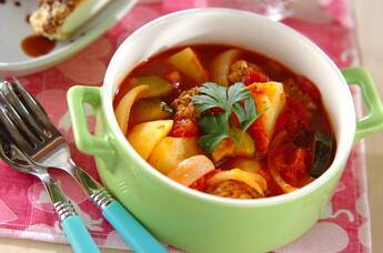 たっぷり野菜の煮込み団子