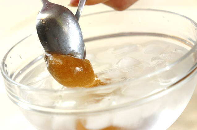 黒糖わらびもち・きな粉がけの作り方の手順3