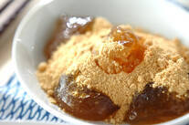 黒糖わらびもち・きな粉がけ