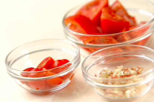 トマトとミョウガの酢の物の作り方の手順1