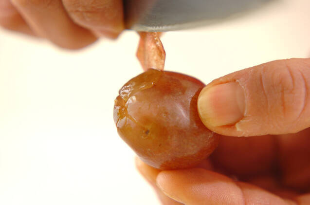 疲労回復に即効☆ブドウ、プルーン、リンゴ酢のスムージーの作り方の手順1