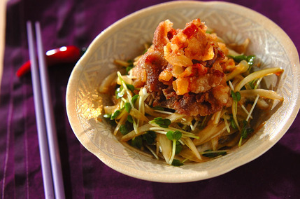 豚肉と玉ネギのカリカリサラダ