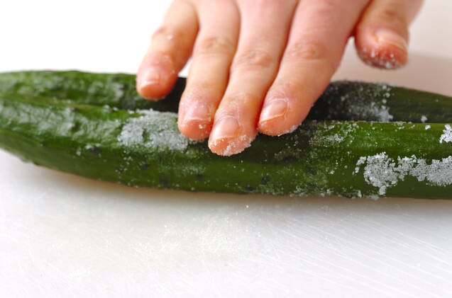 たたきキュウリの酢の物の作り方の手順1