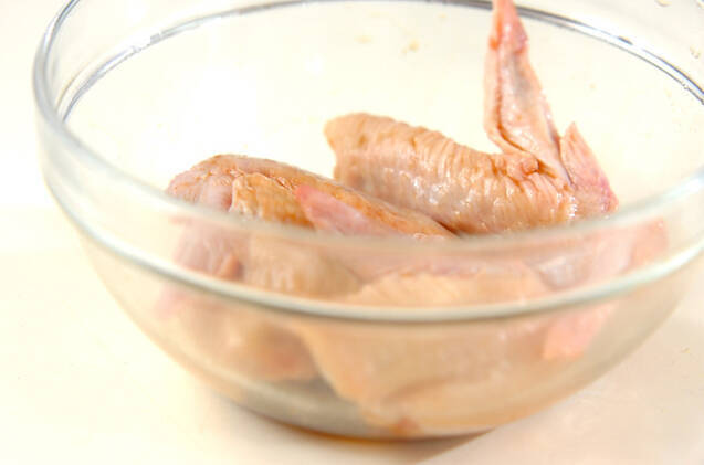 手羽先五香粉風味の作り方の手順1