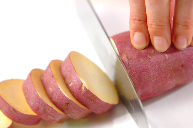 サツマイモの簡単グラッセの作り方の手順1