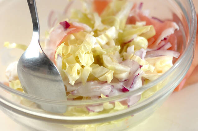 キャベツと生ハムのサラダの作り方の手順2