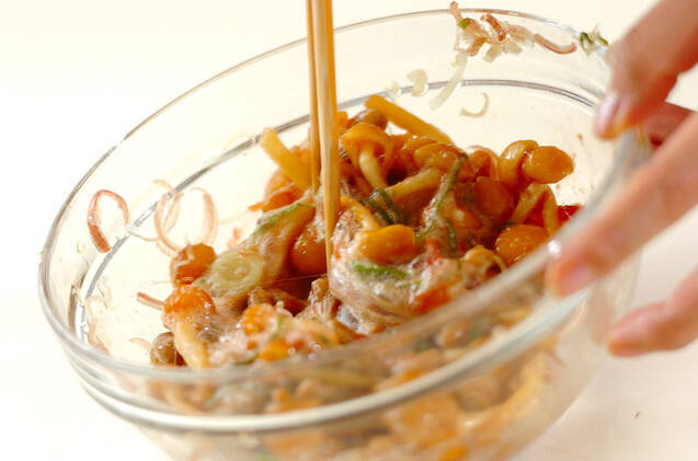 納豆とナメコの梅和えの作り方の手順5