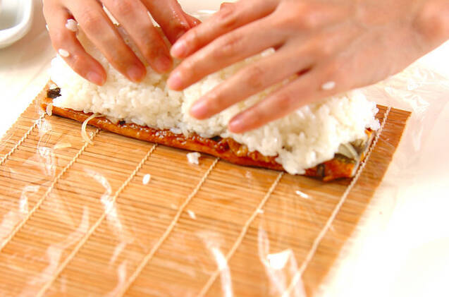 ウナギの棒ずしの作り方の手順3