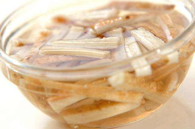 新ゴボウとめかぶのサラダの作り方の手順1