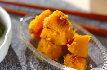 カボチャのピリ辛ゴマ和え