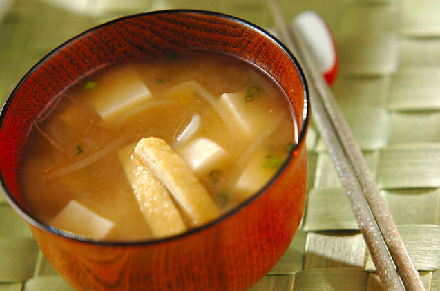 豆腐とモヤシの合わせみそ汁