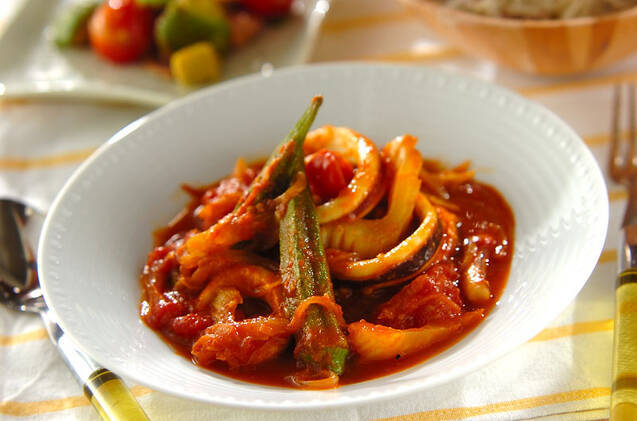 カレー風味のイカとトマトのサッと煮