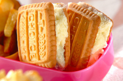 レーズンミルクバターサンド