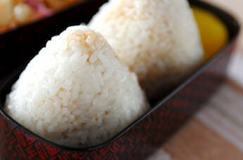 切干し大根のみそ漬けにぎり