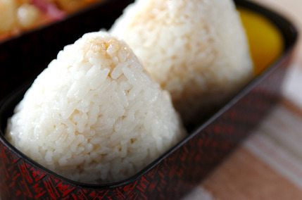 切干し大根のみそ漬けにぎり