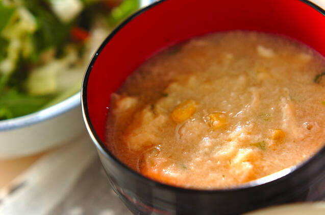 コーンと卵のお吸い物