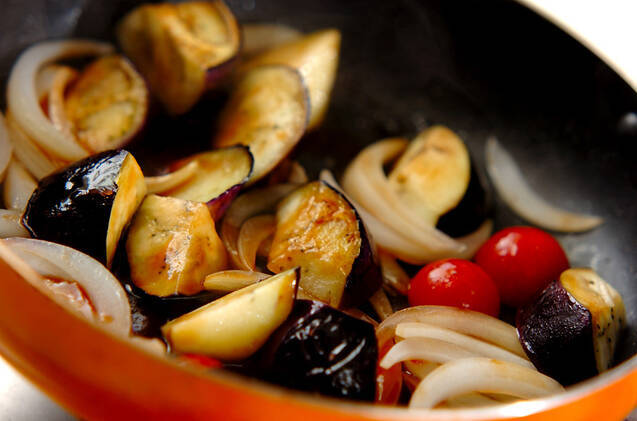 ナスとトマトのケチャップ煮の作り方の手順2