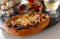 3種のキノコとクルミのピザ