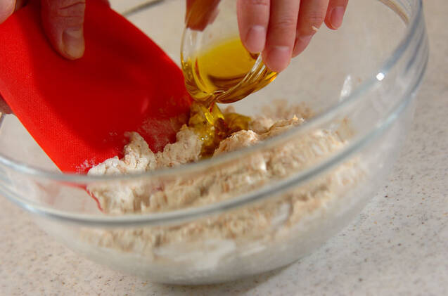 3種のキノコとクルミのピザの作り方の手順3