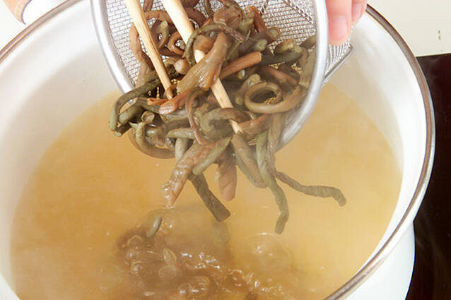 モヤシとタケノコのスープの作り方の手順2