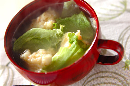 エビ団子とレタスのスープ