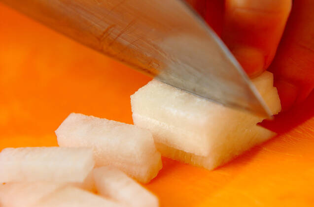 大根と麩のみそ汁の作り方の手順1