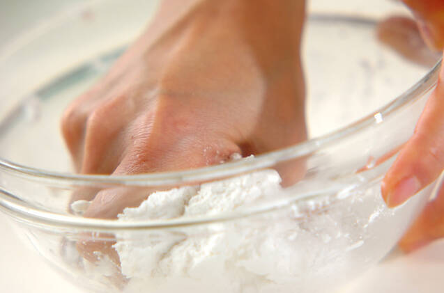 ココナッツ揚げ団子の作り方の手順2