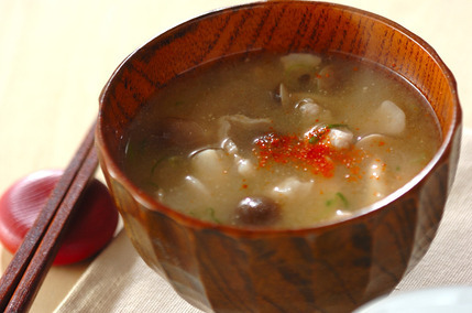 豚肉とシメジのみそ汁