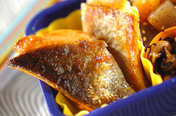 鮭のショウガ焼き