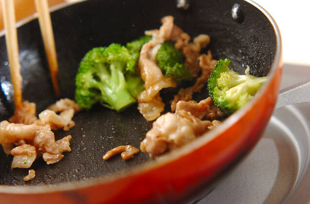 豚肉とブロッコリーのオイスター炒めの作り方の手順3