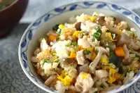 季節の菊花炊き込みおこわ