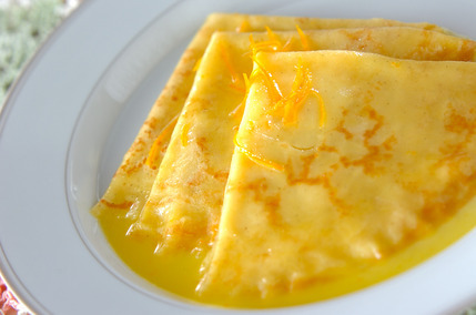 クレープシュゼット（オレンジソース煮）