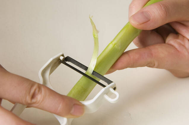 アスパラのベーコン巻きの作り方の手順1