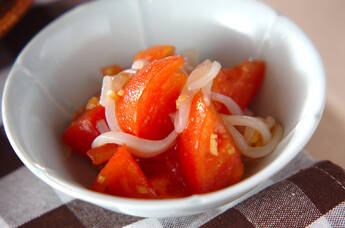 イカそうめんのトマト和え