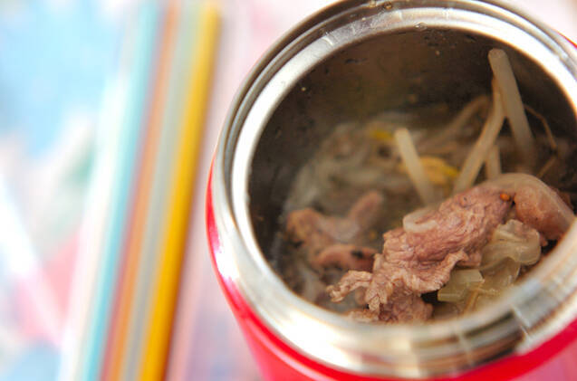 牛肉とモヤシのエスニックスープ