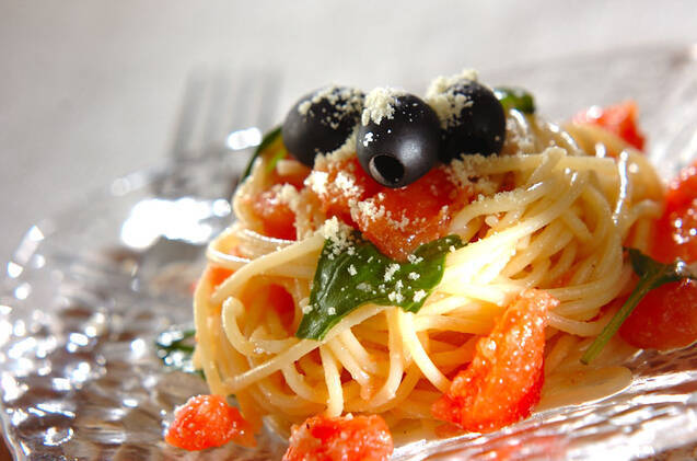 トマトとバジルの冷製パスタ   