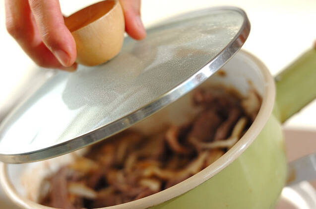 キノコとゴボウ、牛肉のしぐれ煮の作り方の手順3