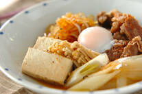 温泉卵のせ肉豆腐