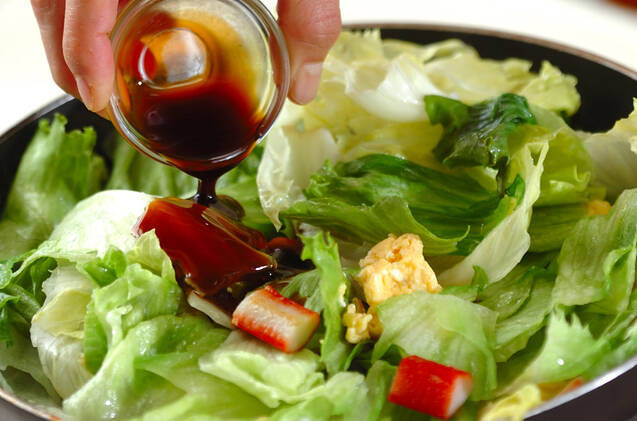 コスパ抜群のカニカマ オイスター炒め 隠れた万能アイテムの作り方の手順5