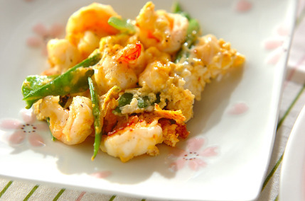 エビとキヌサヤの塩炒め