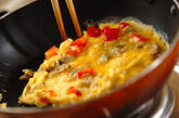 アサリとパプリカのオムレツの作り方3