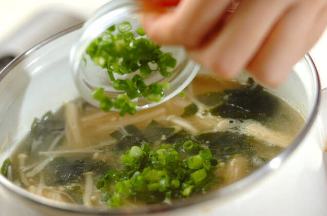 エノキのみそ汁の作り方の手順4