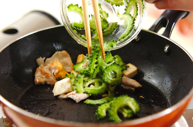 豚肉とゴーヤの炒め物の作り方の手順2