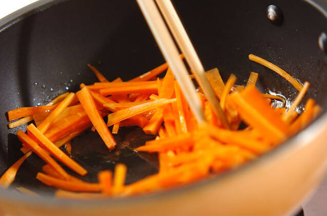 せん切りニンジンのゴマ酢和えの作り方の手順3