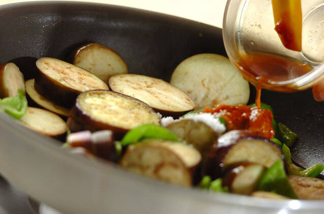 ナスとピーマンのみそマヨ炒めの作り方の手順3