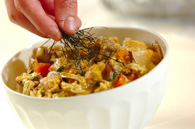 子どももよろこぶ！野菜たっぷりふわとろ親子丼の作り方の手順10