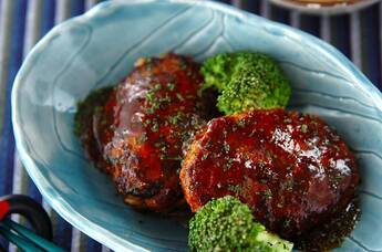 肉汁ジューシー！ハンバーグの美味しい焼き方 赤ワインで蒸し焼き