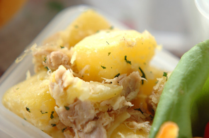 粉ふきサツマイモサラダ