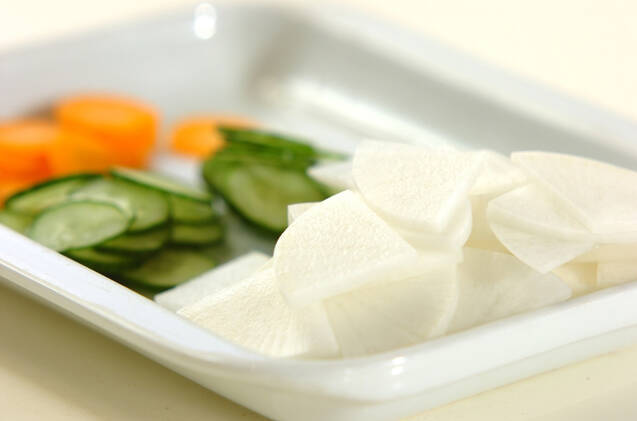 大根のピリ辛甘酢漬けの作り方の手順1